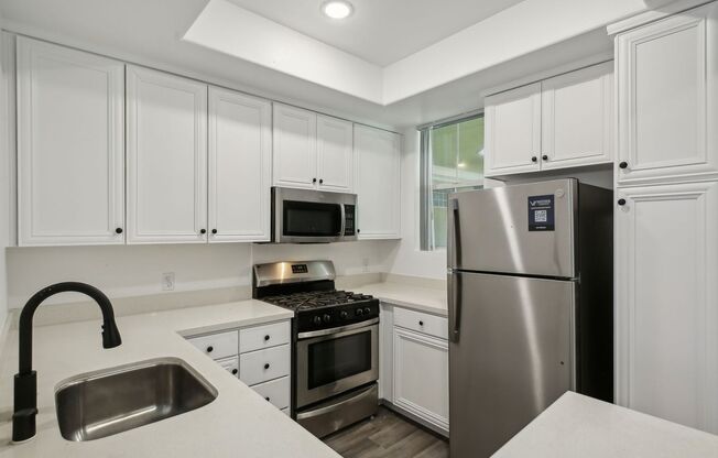 2 beds, 2 baths, 1,150 sqft, $3,698, Unit 214