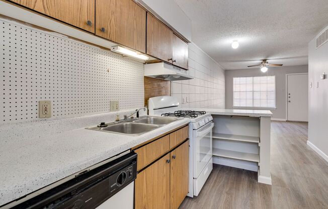 2 beds, 2 baths, 825 sqft, $1,200, Unit K738 - 311 - 208