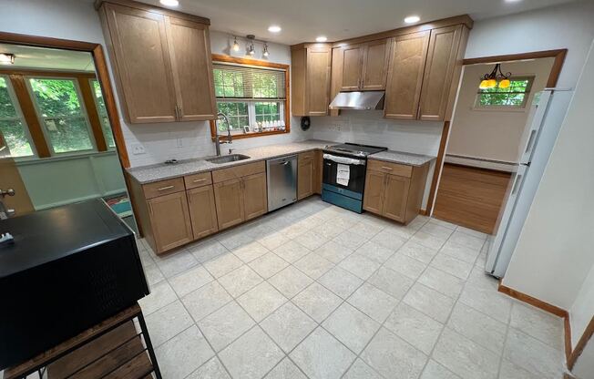 409 Lowell Ave