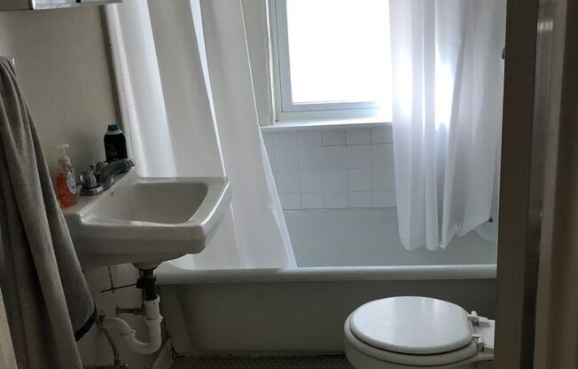 1 bed, 1 bath, 750 sqft, $1,220, Unit 106
