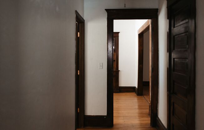 2 beds, 1 bath, 904 sqft, $1,250, Unit 315-24