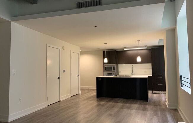 1 bed, 1 bath, 805 sqft, $2,595, Unit 507