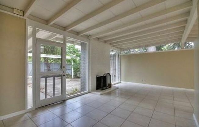 BEST VALUE IN PA!!  Charming Eichler, Midtown location, GREAT PA schools, EASY commute!