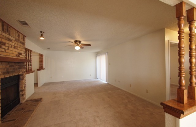 3 beds, 2 baths, $1,300