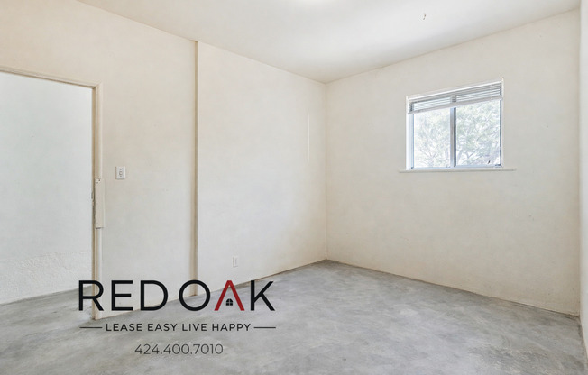 3930 ROXANNE AVE