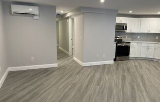 2 beds, 1 bath, 720 sqft, $2,895, Unit 328 Bank #02