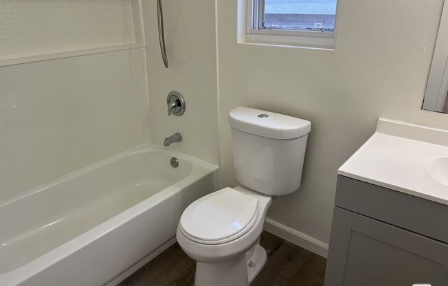469 W 19 ST
