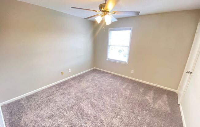 2 beds, 1.5 baths, 832 sqft, $1,100, Unit 829 Oakwood Villa