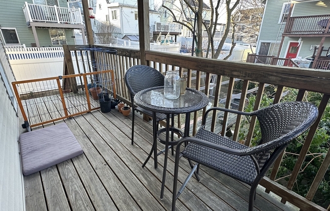 2 beds, 1 bath, $2,800, Unit 1