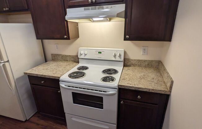 2 beds, 1 bath, 750 sqft, $1,195, Unit 20