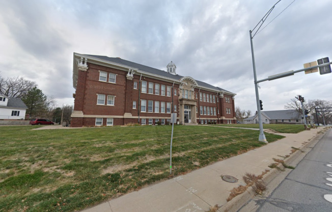 Looking for a charming place to call home? Look no further than Rosewater Apartments across from the Omaha Zoo!