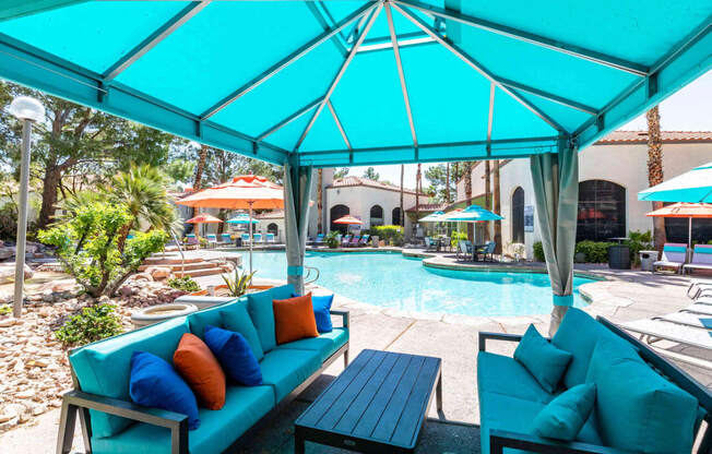 the swimming pool at the resort at reunion
