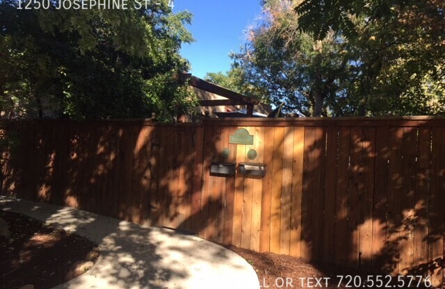 1250 JOSEPHINE ST