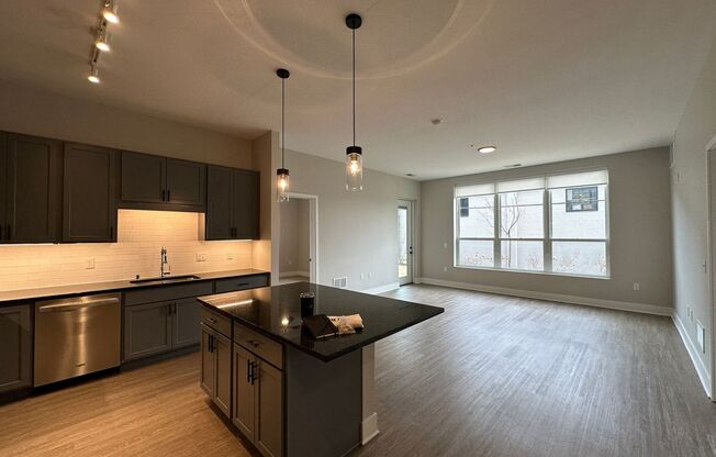 2 beds, 2 baths, 1,170 sqft, $2,450, Unit 214