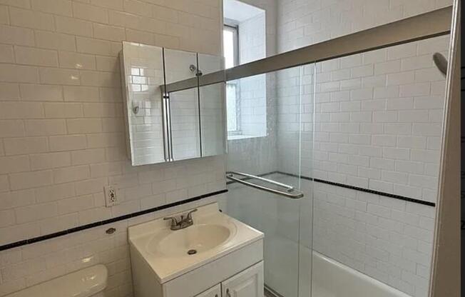 235 E 27 ST
