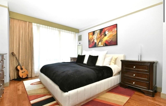3 Avery St