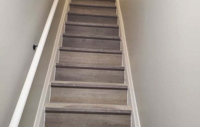 17 West Talbott Street $550 Available Room (Shared Bath)