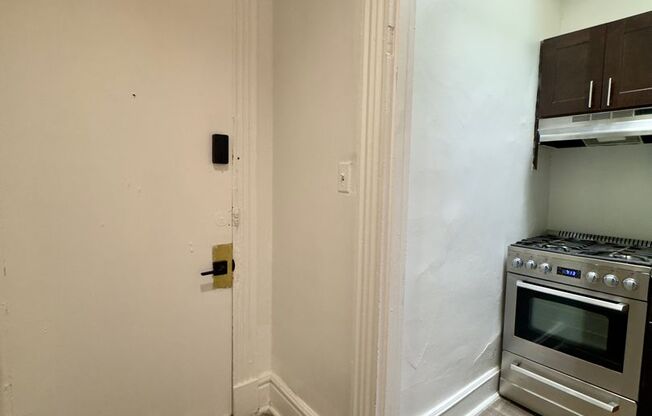 4 AND 10 E BIDDLE ST