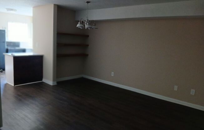 Spacious 2 Bedroom Apartment in Cul-de-sac Comminity