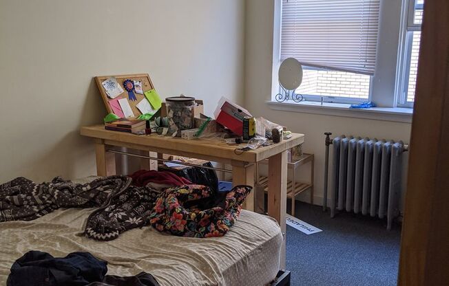 2 beds, 1 bath, 558 sqft, $1,340, Unit 2-E