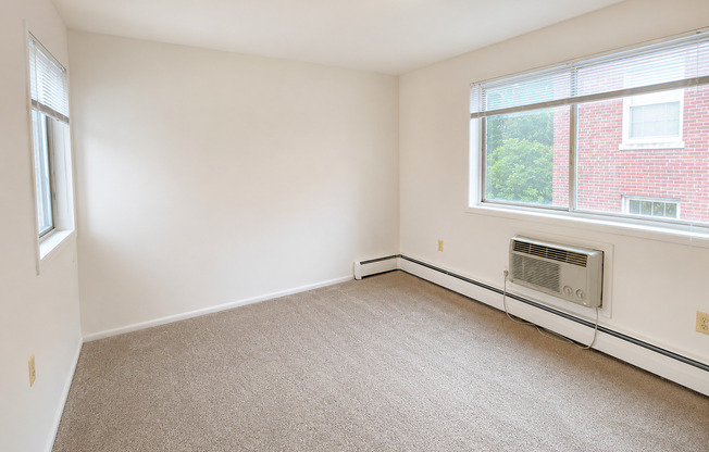 1 bed, 1 bath, 615 sqft, $1,645, Unit 200