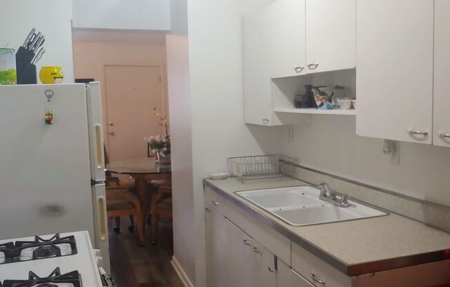 1 bed, 1 bath, $995, Unit #53