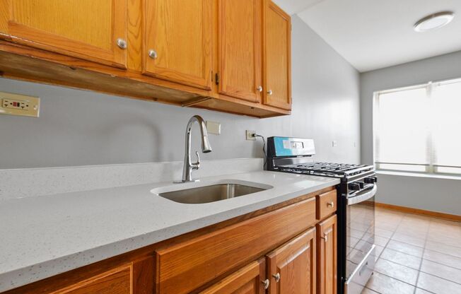 4736-4742 W 65th MOBILITY ZONE