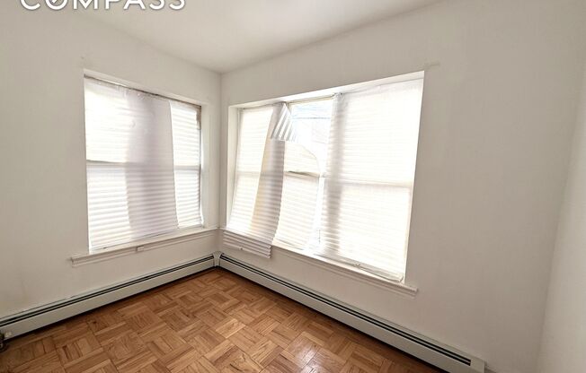 319 E 49 ST