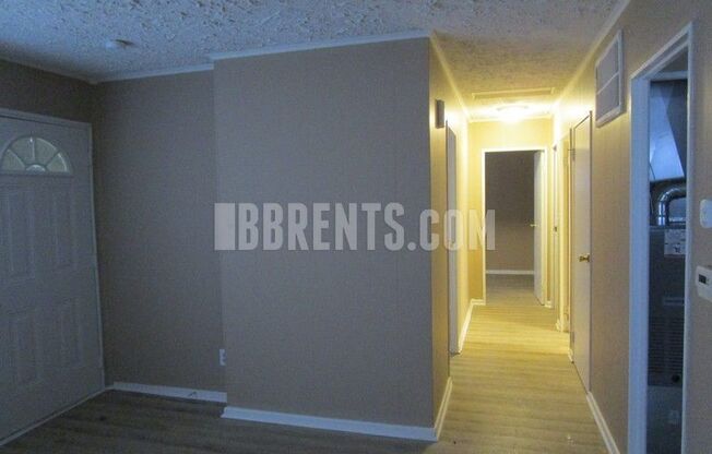 3 beds, 1 bath, $1,075