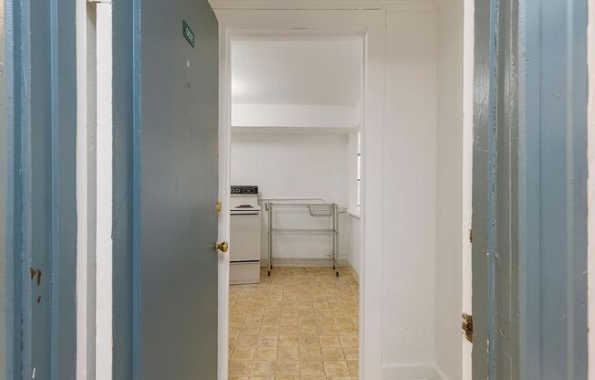 Studio, 1 bath, 231 sqft, $900, Unit 212