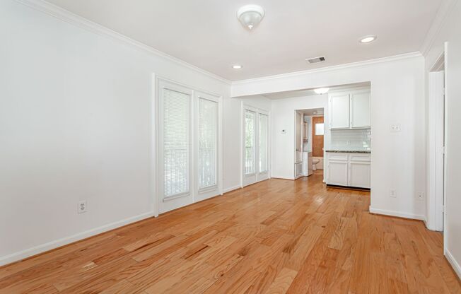 2 beds, 2 baths, $1,200, Unit 5