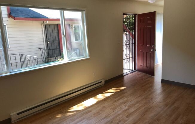 2 beds, 1 bath, 850 sqft, $1,175, Unit 39