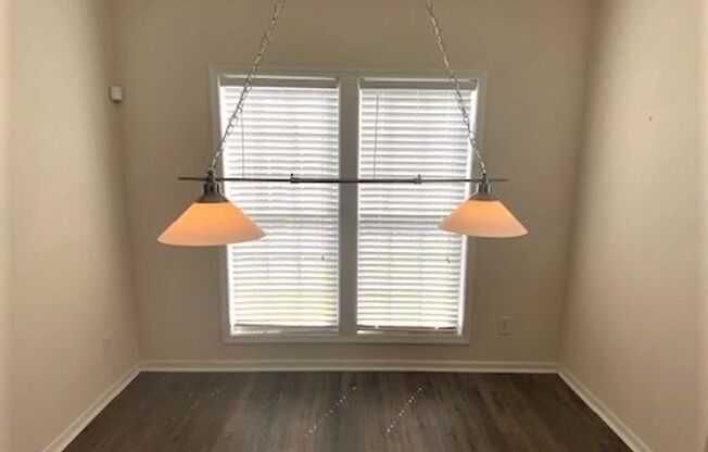 End Unit Townhome!  Over 1500 Sq Ft!  Harrisburg Rd!