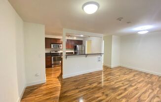 3 beds, 2.5 baths, $2,750, Unit APARTMENT B120