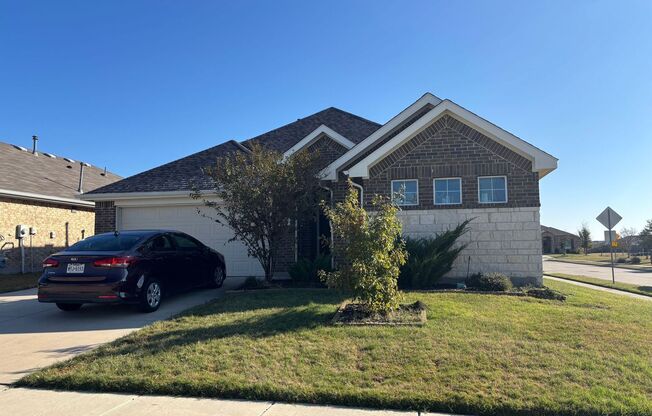 The Perfect Blend of Space & Location – 5 Beds Near Alliance