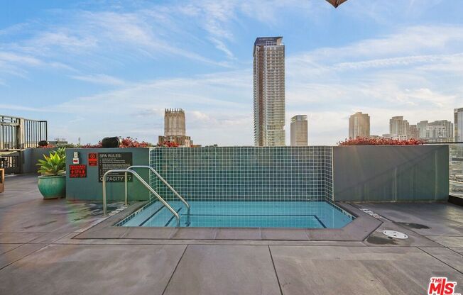 Studio, 1 bath, 930 sqft, $2,850, Unit M02