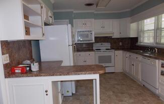 3 beds, 2 baths, 1,568 sqft, $1,400