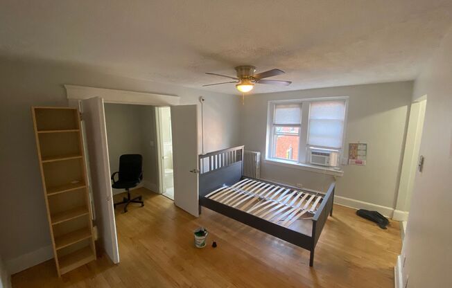 Studio, 1 bath, 325 sqft, $1,395, Unit Unit 307