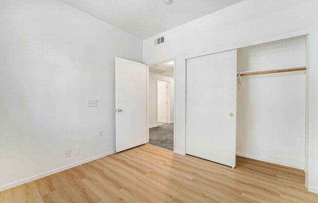 3 beds, 2 baths, $1,600, Unit # 176