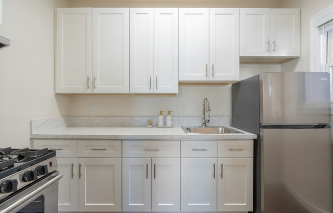Studio, 1 bath, 348 sqft, $1,195, Unit 112