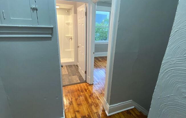 Modern 2BR in Lawrenceville – Central AC, Granite Kitchen, & In-Unit Laundry!