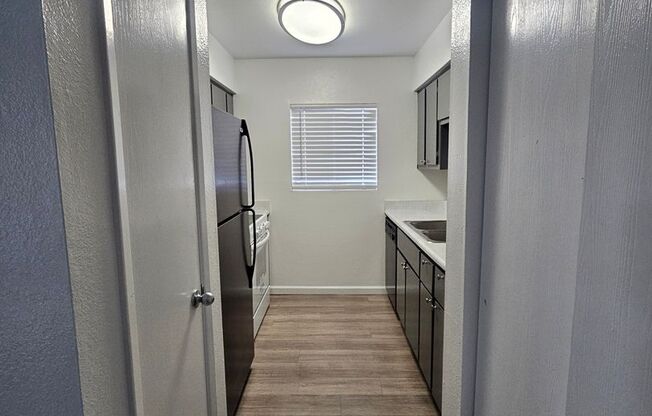 1 bed, 1 bath, 580 sqft, $915, Unit 226