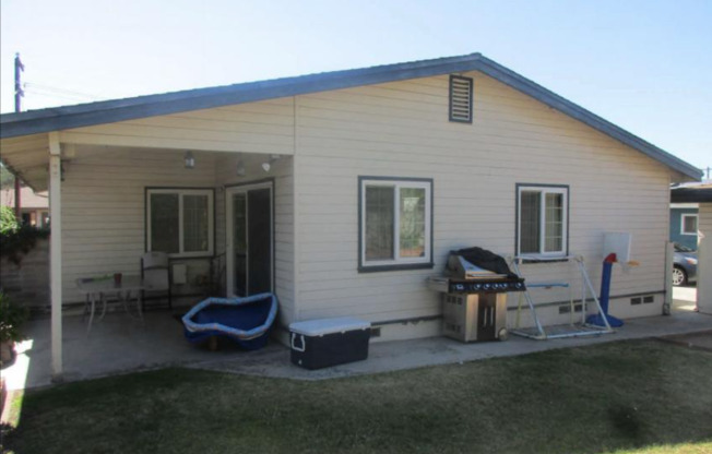 3 beds, 2 baths, $4,200