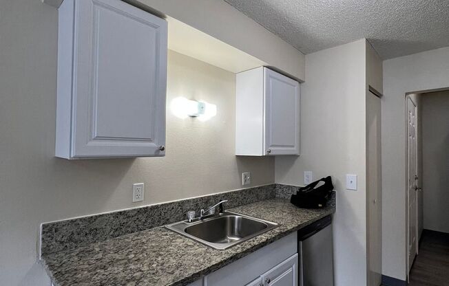 1 bed, 1 bath, 750 sqft, $1,200, Unit 29