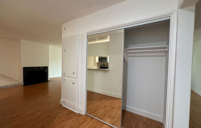 1 bed, 1 bath, 800 sqft, $2,695, Unit 204