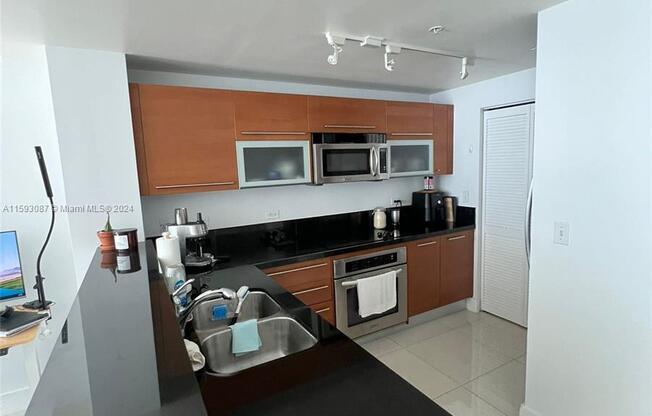 253 NE 2 St