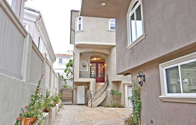 Spacious 3,224 Square Foot Townhouse!