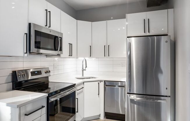 Studio, 1 bath, 268 sqft, $1,700, Unit 411