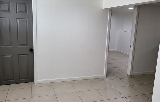 2 beds, 1 bath, $1,200, Unit PM-249-2 Unit B