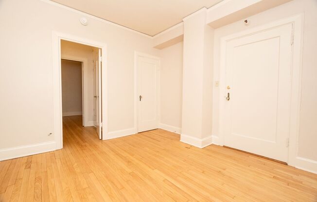 1 bed, 1 bath, 550 sqft, $1,400, Unit 407